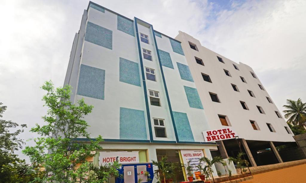 Hotel Bright Airport Zone Shamshabad Extérieur photo