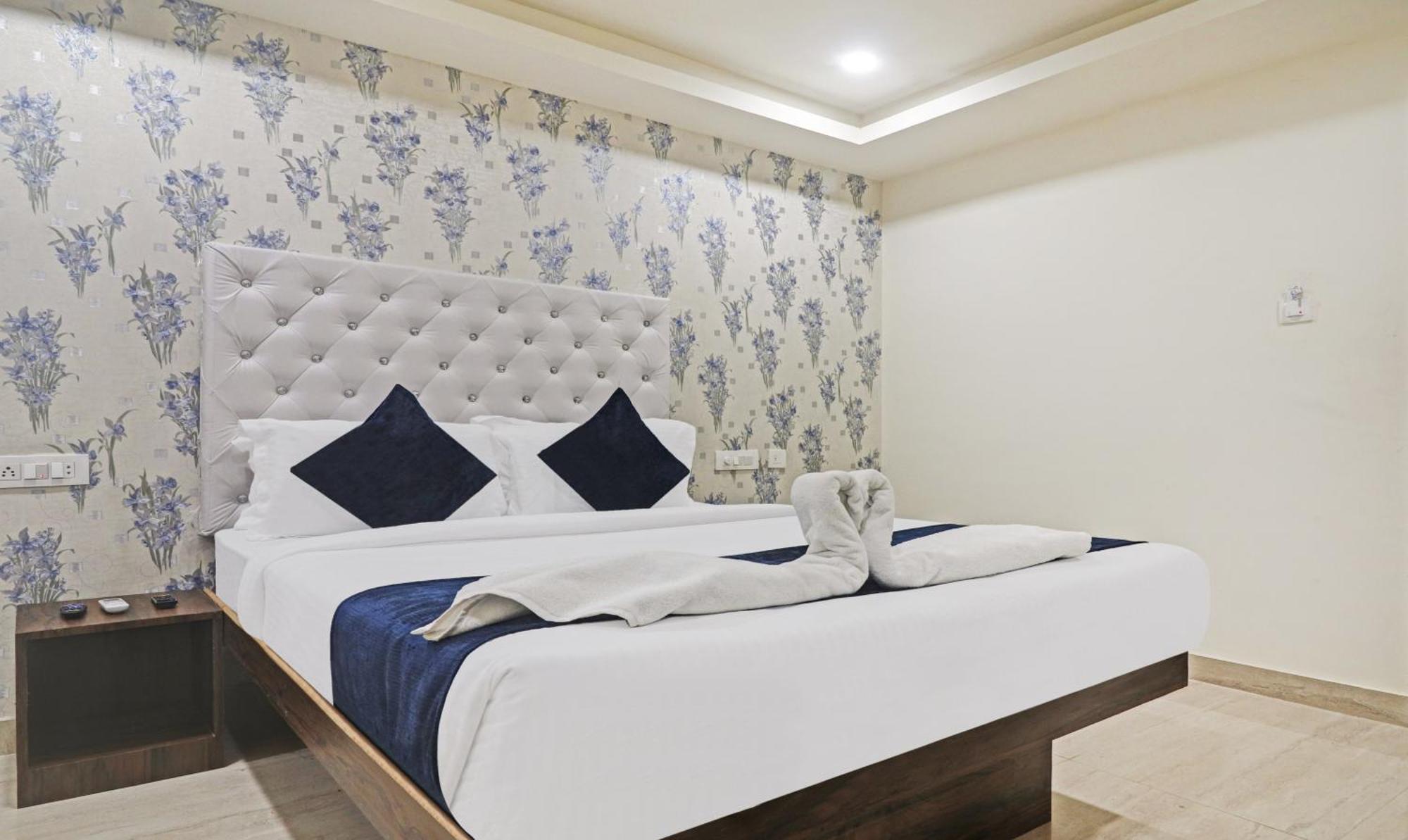Hotel Bright Airport Zone Shamshabad Extérieur photo