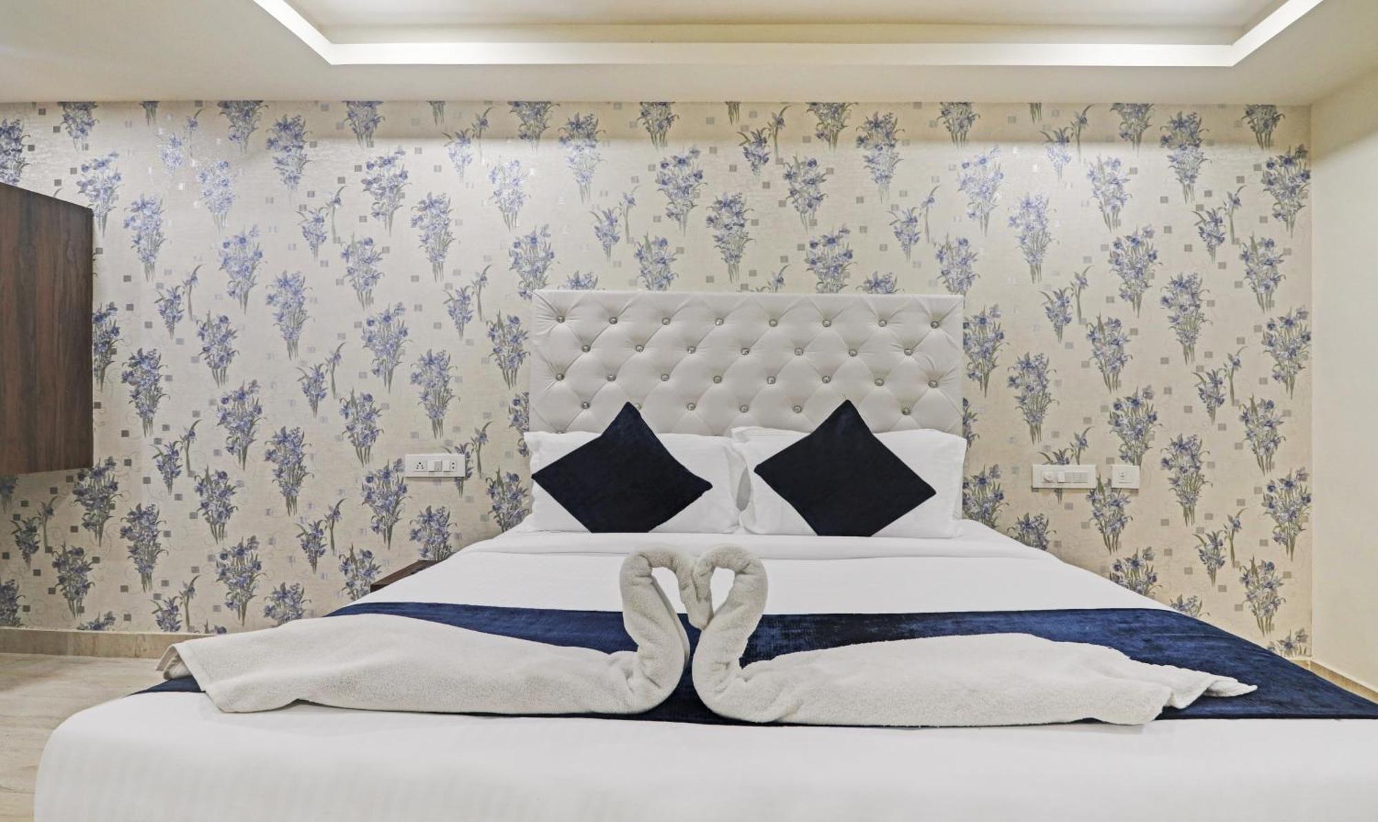 Hotel Bright Airport Zone Shamshabad Extérieur photo