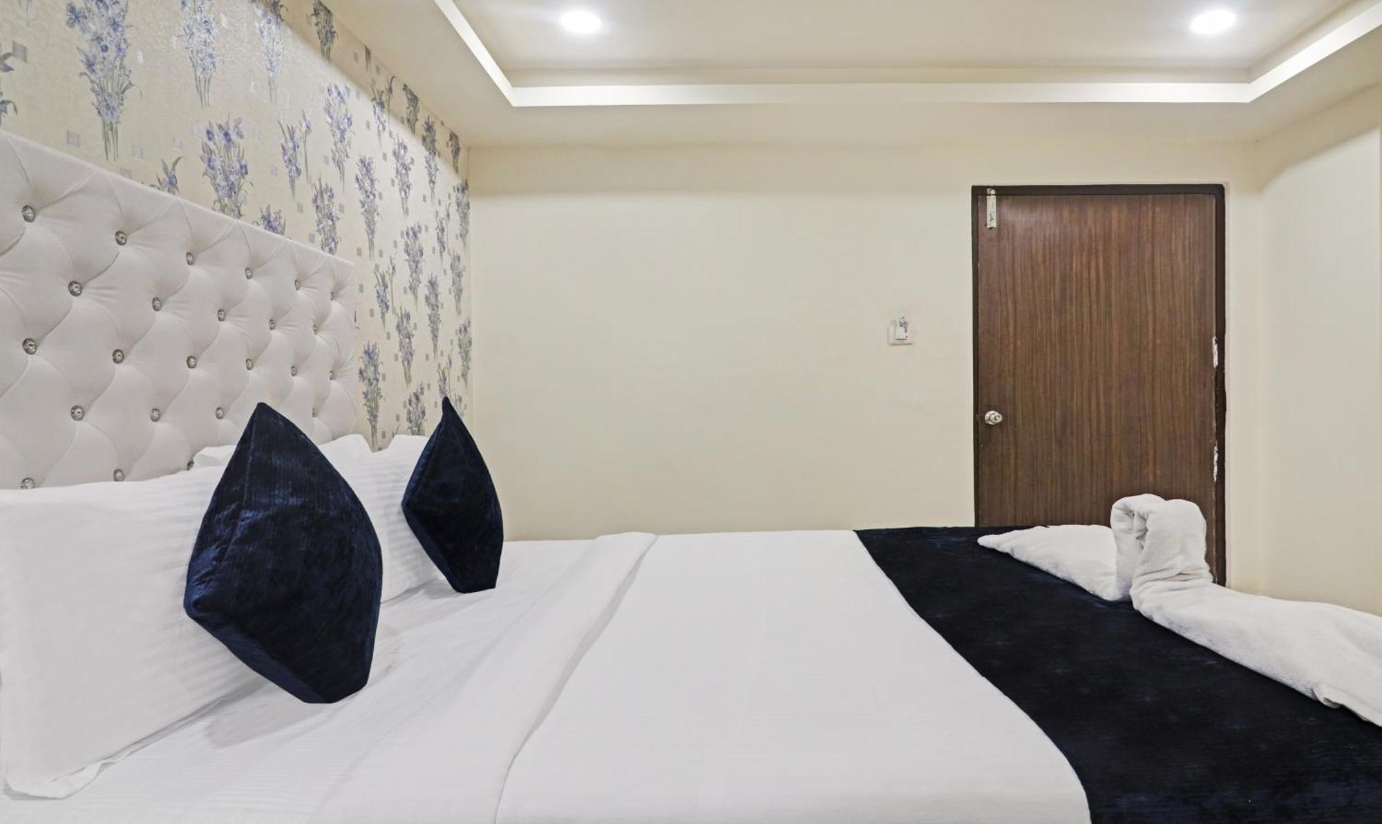 Hotel Bright Airport Zone Shamshabad Extérieur photo